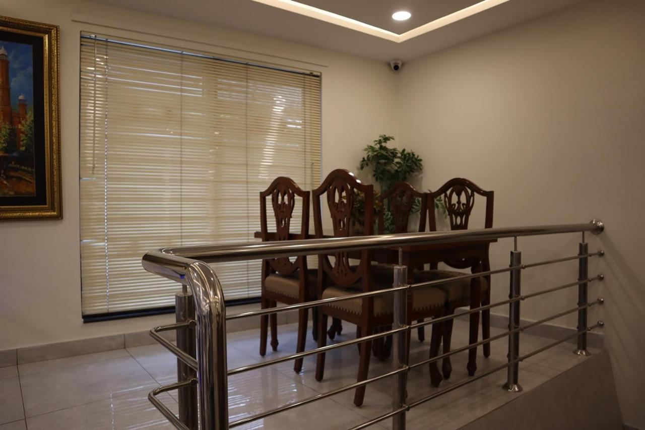 Hayyat Luxury Hotel Suites Lahore Exterior photo