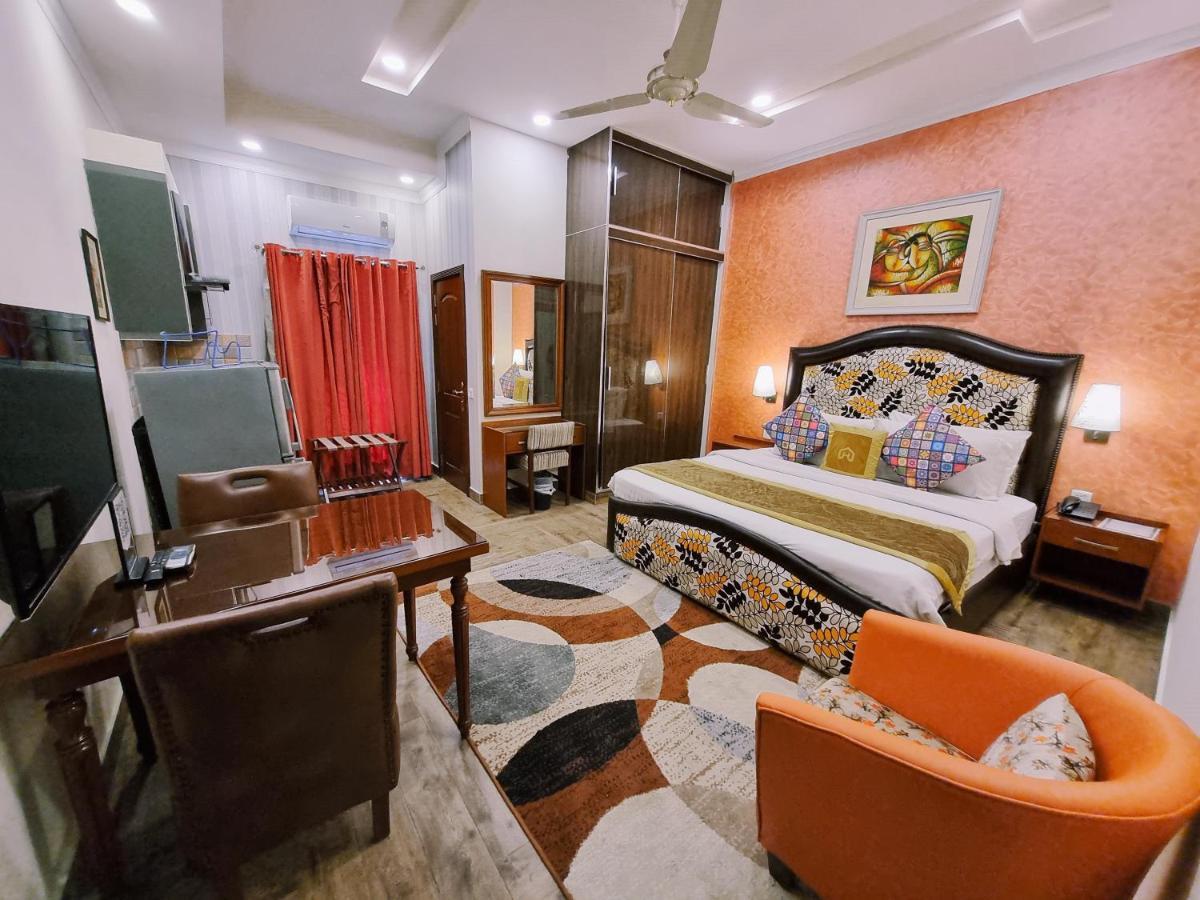 Hayyat Luxury Hotel Suites Lahore Exterior photo