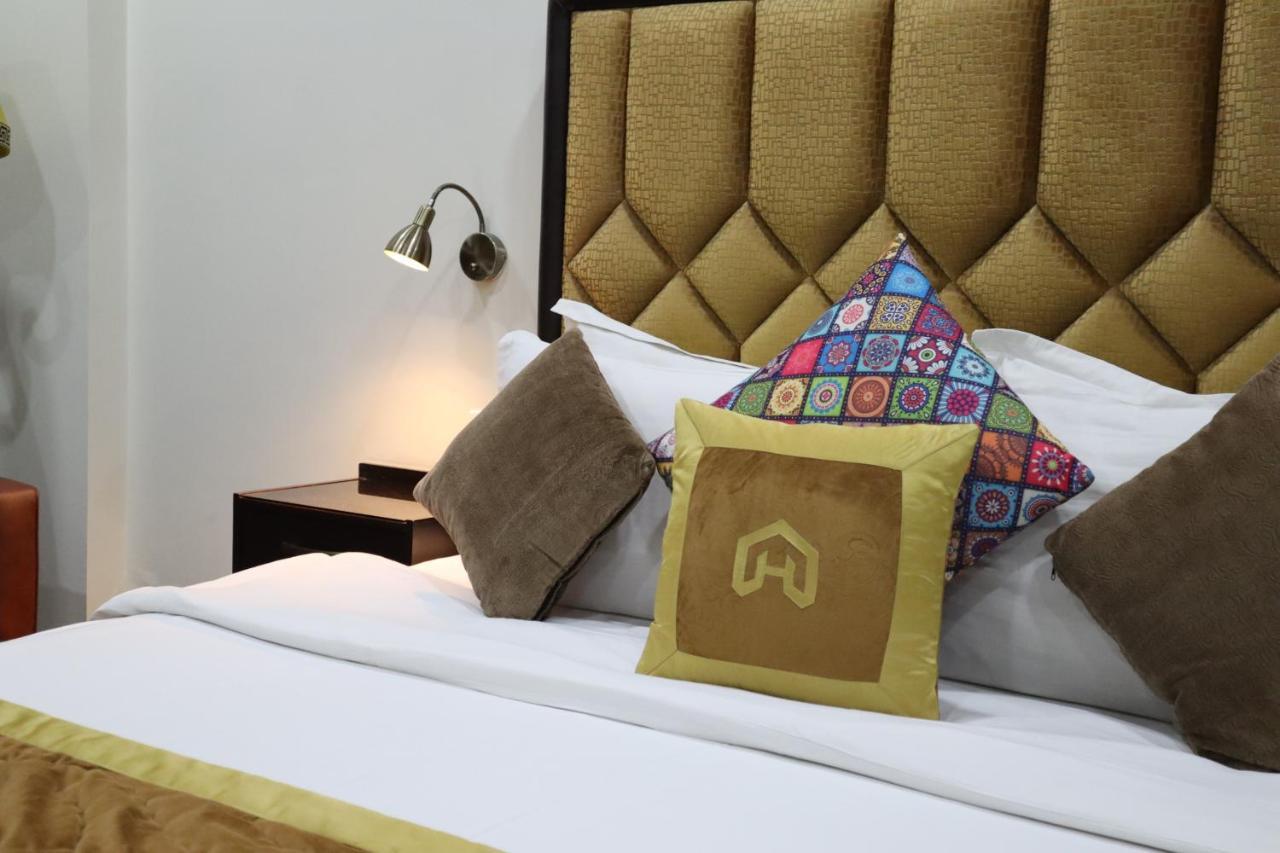 Hayyat Luxury Hotel Suites Lahore Exterior photo