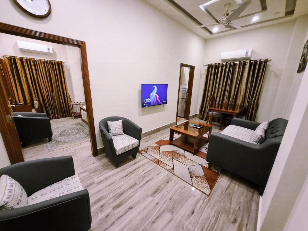 Hayyat Luxury Hotel Suites Lahore Exterior photo