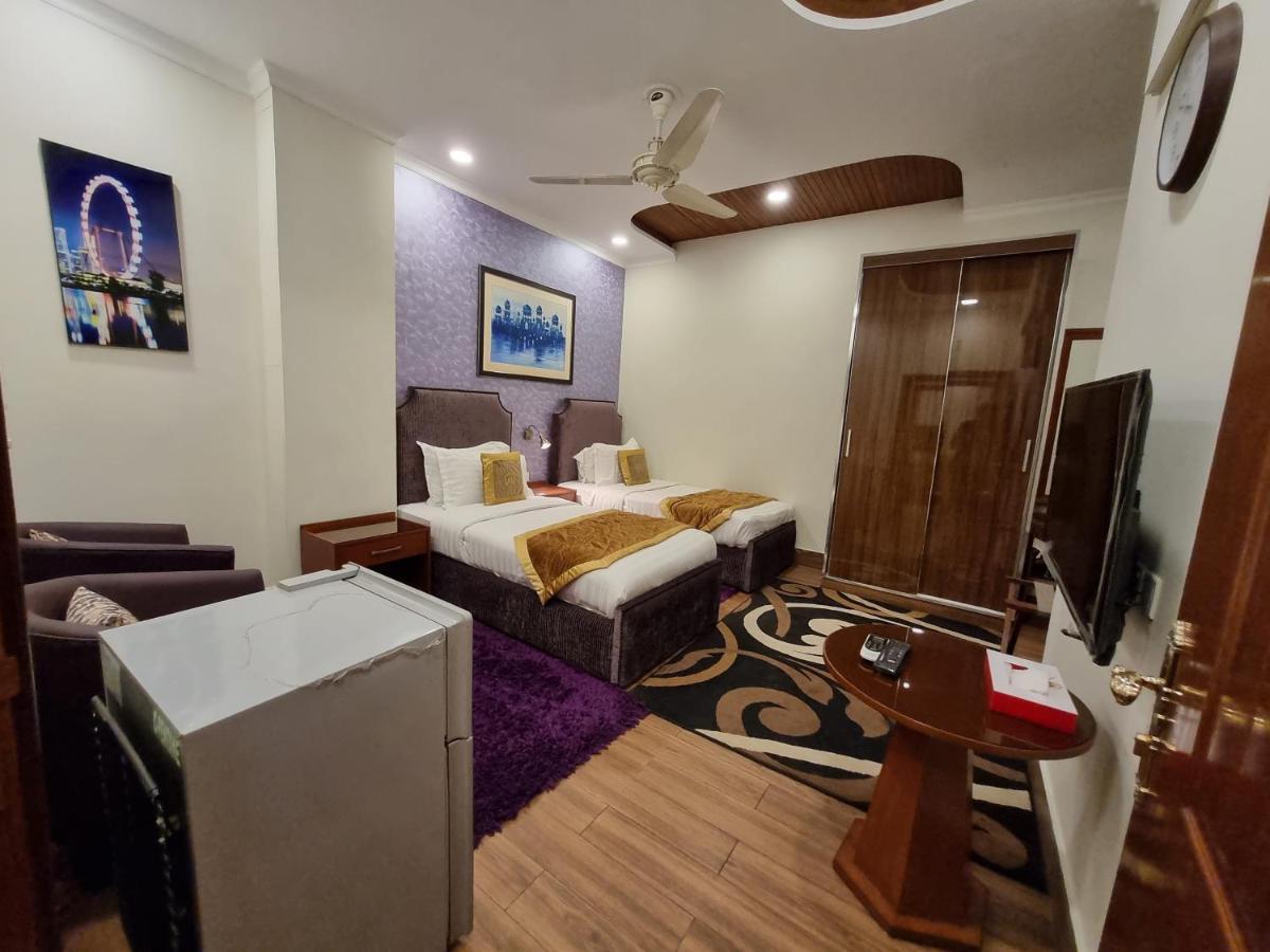 Hayyat Luxury Hotel Suites Lahore Exterior photo